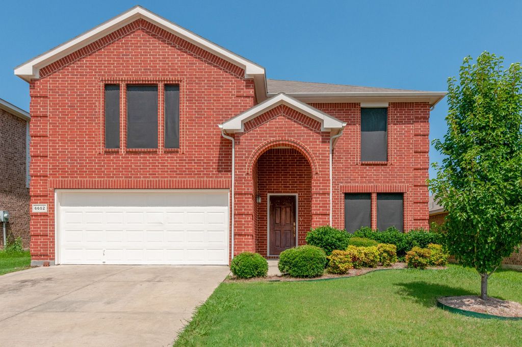 6652 Friendsway Drive, Fort Worth, TX 76137