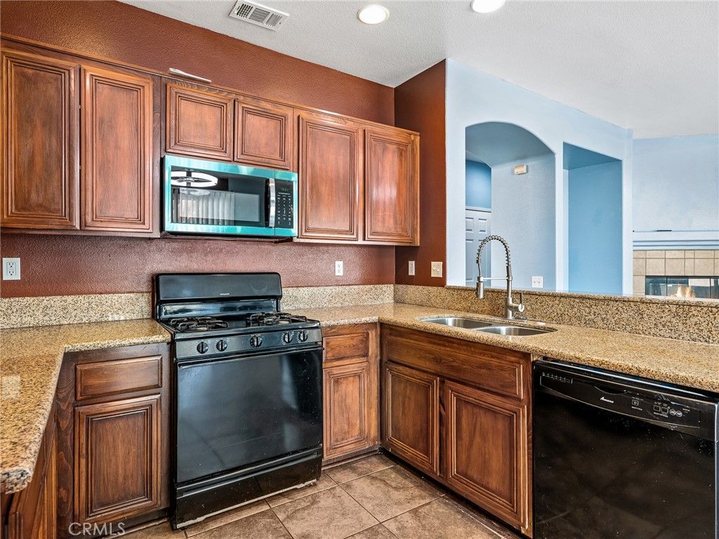 Image 11 of property listing at 14400 Jeremiah, Adelanto, CA 92301