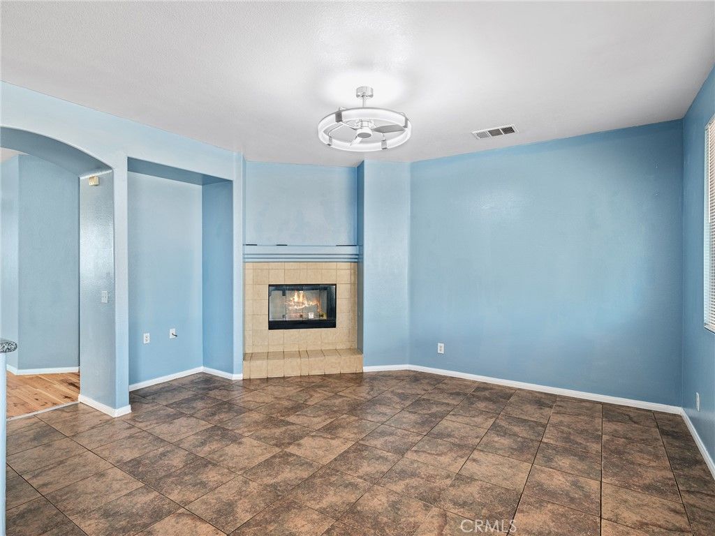 Image 7 of property listing at 14400 Jeremiah, Adelanto, CA 92301