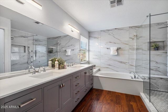 3447 E GLENHAVEN Drive, Phoenix, AZ 85048