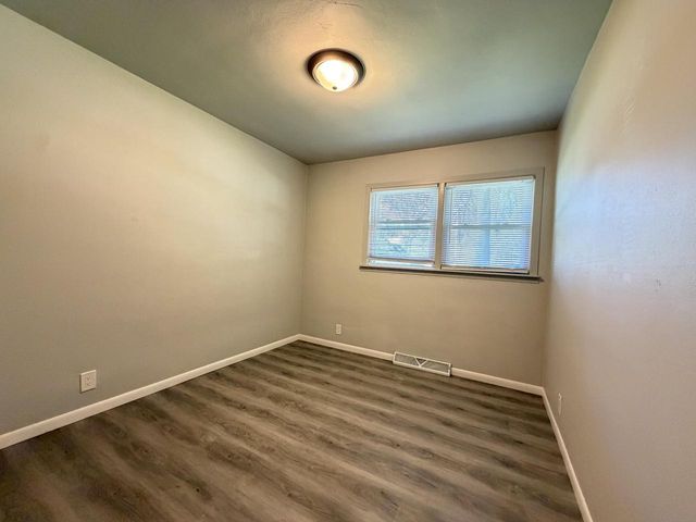 404 8th STREET, Kenosha, WI 53140