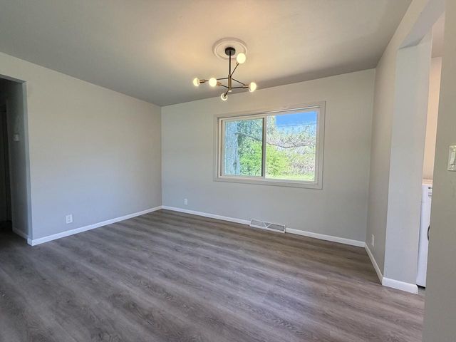 404 8th STREET, Kenosha, WI 53140