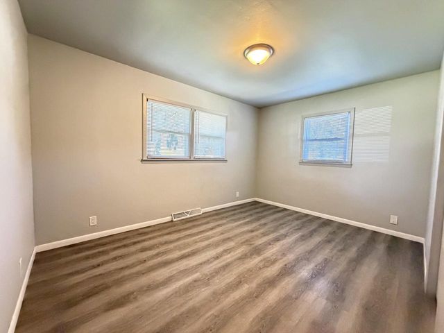 404 8th STREET, Kenosha, WI 53140
