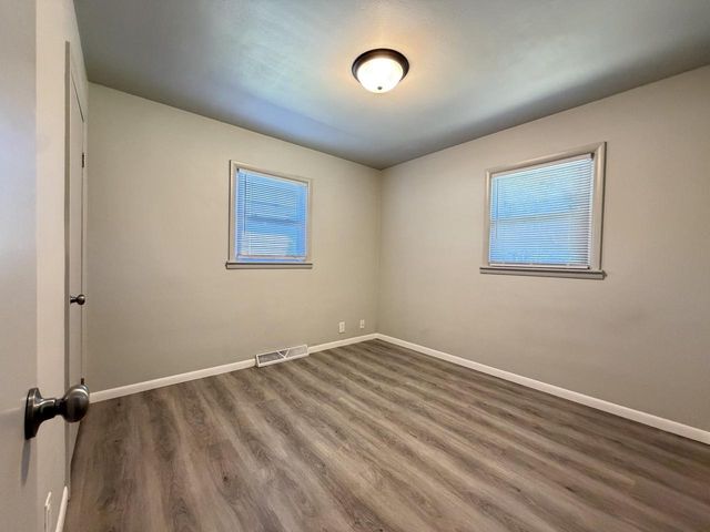 404 8th STREET, Kenosha, WI 53140