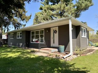 404 8th STREET, Kenosha, WI 53140