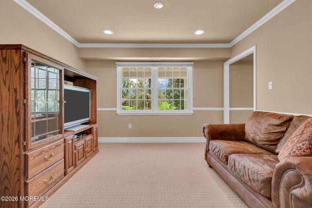 62 Knox Lane, Manalapan, NJ 07726