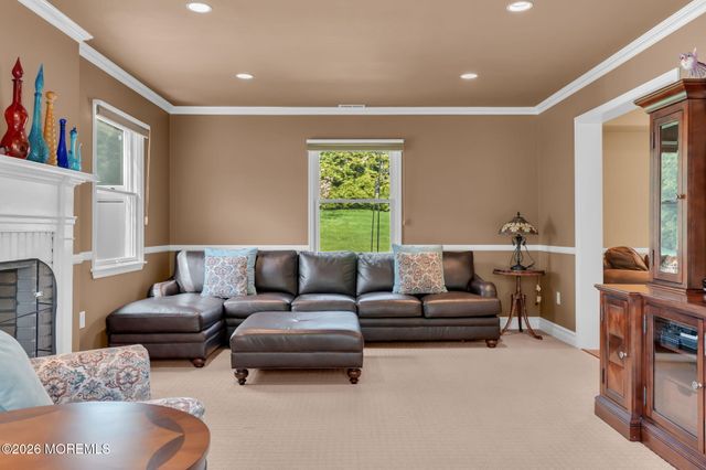 62 Knox Lane, Manalapan, NJ 07726