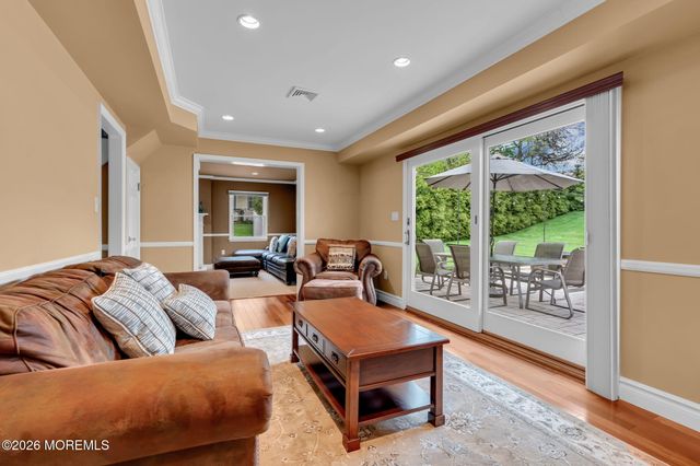 62 Knox Lane, Manalapan, NJ 07726