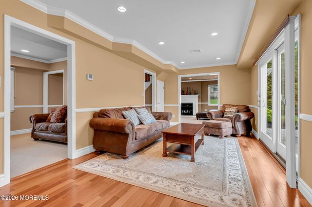 62 Knox Lane, Manalapan, NJ 07726