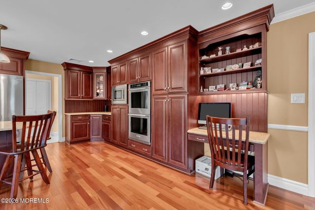 62 Knox Lane, Manalapan, NJ 07726