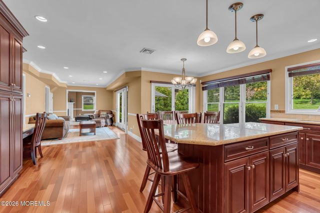62 Knox Lane, Manalapan, NJ 07726