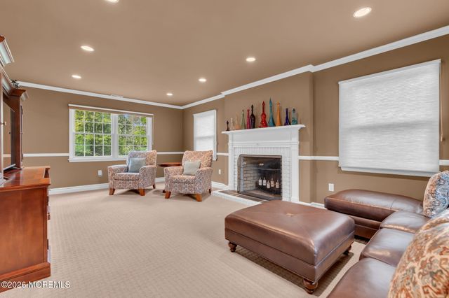 62 Knox Lane, Manalapan, NJ 07726