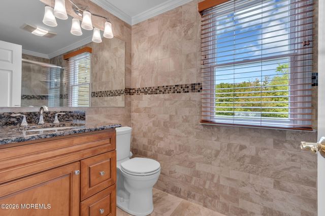 62 Knox Lane, Manalapan, NJ 07726