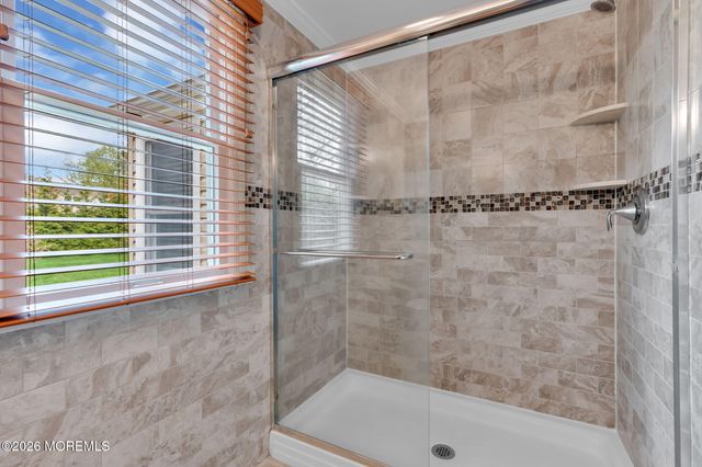 62 Knox Lane, Manalapan, NJ 07726
