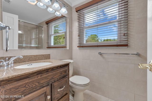 62 Knox Lane, Manalapan, NJ 07726
