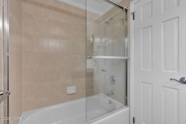 62 Knox Lane, Manalapan, NJ 07726