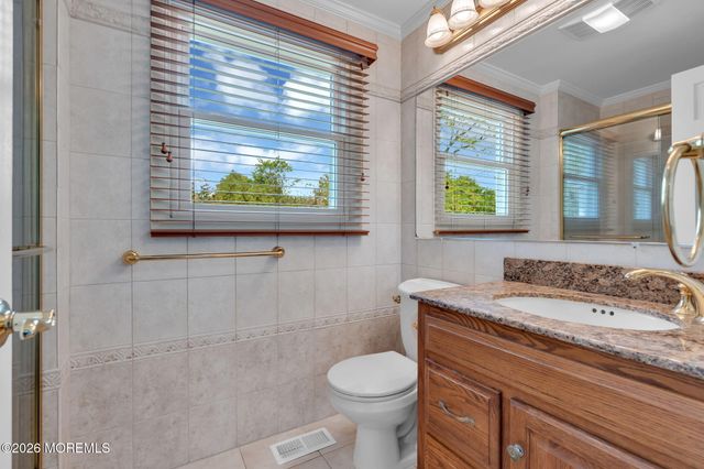 62 Knox Lane, Manalapan, NJ 07726