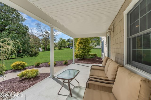 62 Knox Lane, Manalapan, NJ 07726