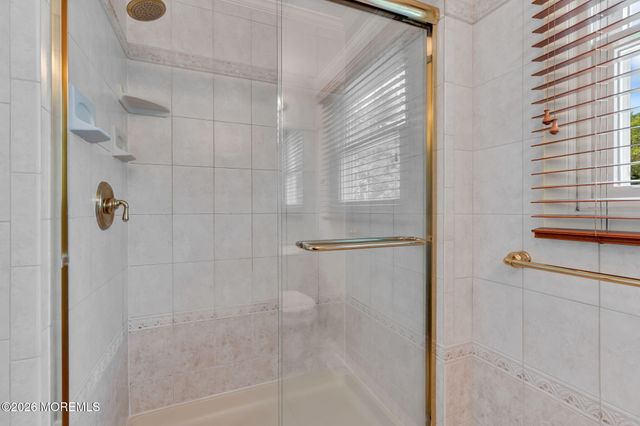 62 Knox Lane, Manalapan, NJ 07726