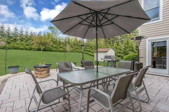 62 Knox Lane, Manalapan, NJ 07726