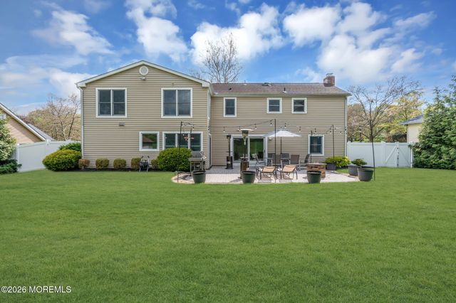 62 Knox Lane, Manalapan, NJ 07726