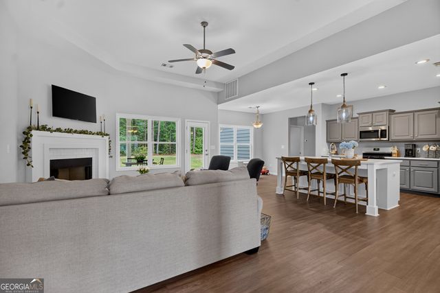 200 Fenwick Farms Drive, Lagrange, GA 30241