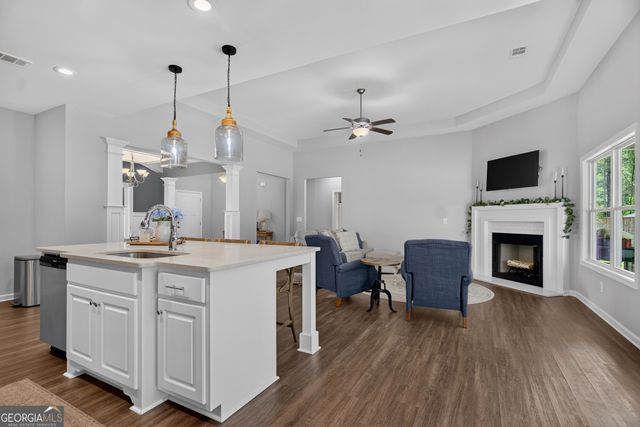 200 Fenwick Farms Drive, Lagrange, GA 30241