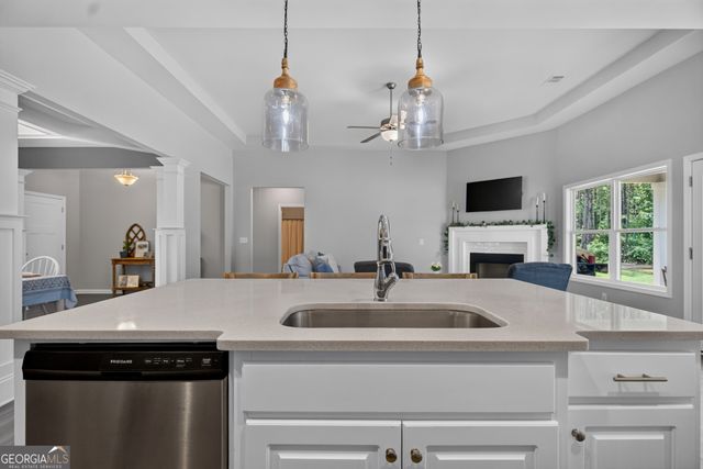 200 Fenwick Farms Drive, Lagrange, GA 30241