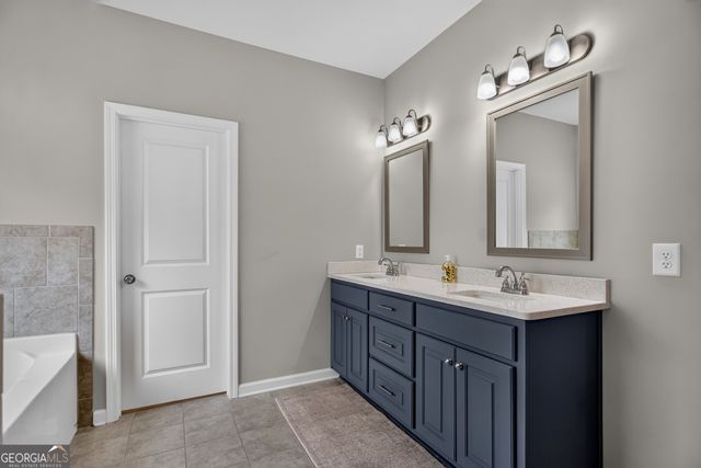 200 Fenwick Farms Drive, Lagrange, GA 30241