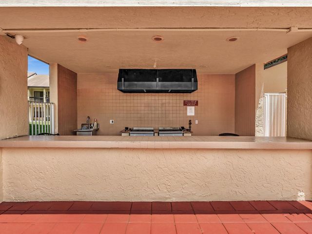 1921 SW 15th Street 34, Deerfield Beach, FL 33442