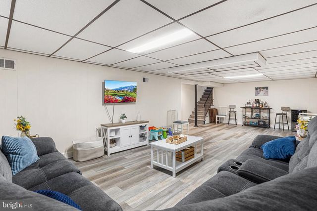 100 BOWLING GREEN DR, Voorhees, NJ 08043