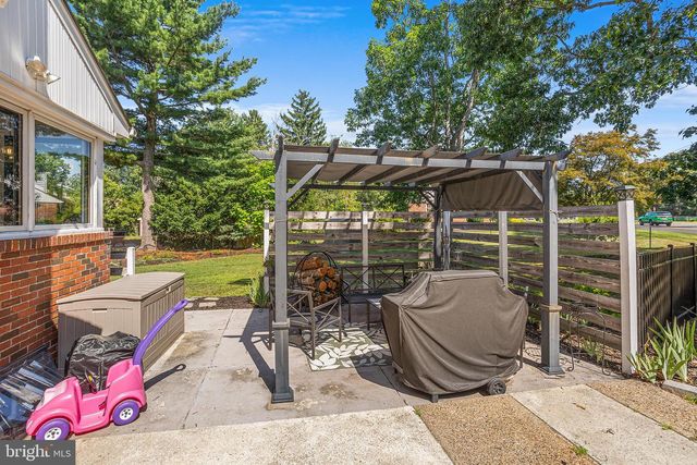 100 BOWLING GREEN DR, Voorhees, NJ 08043