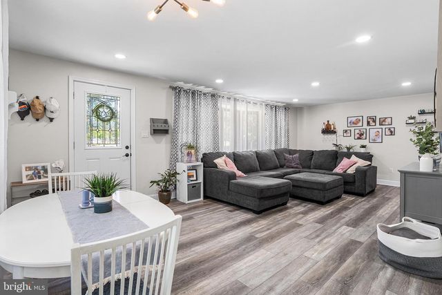100 BOWLING GREEN DR, Voorhees, NJ 08043