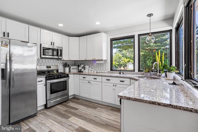 100 BOWLING GREEN DR, Voorhees, NJ 08043