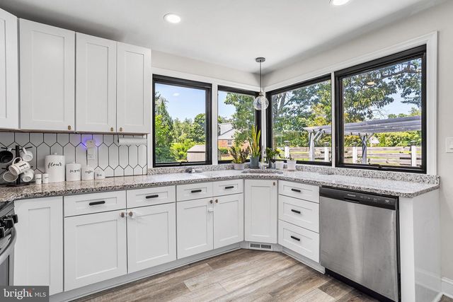 100 BOWLING GREEN DR, Voorhees, NJ 08043
