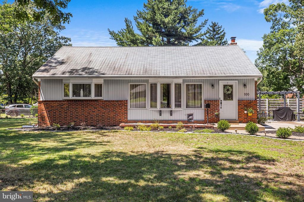 100 BOWLING GREEN DR, Voorhees, NJ 08043