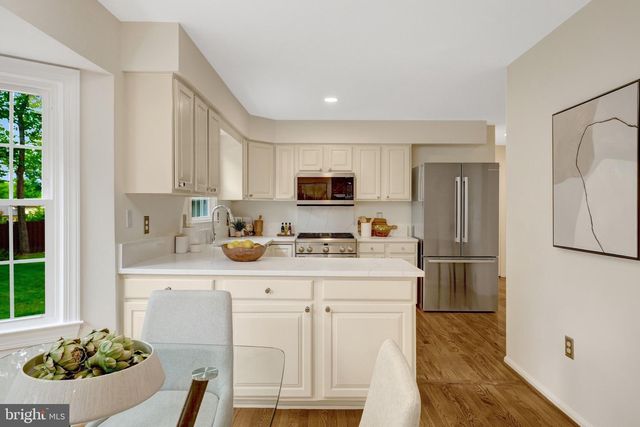 10800 STEVEN LEE CT, Fairfax, VA 22032