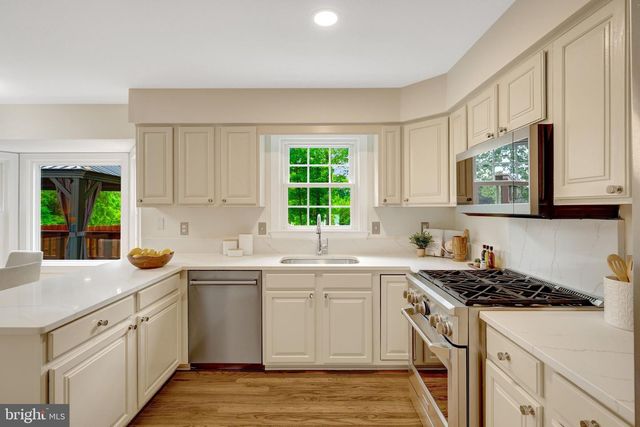 10800 STEVEN LEE CT, Fairfax, VA 22032