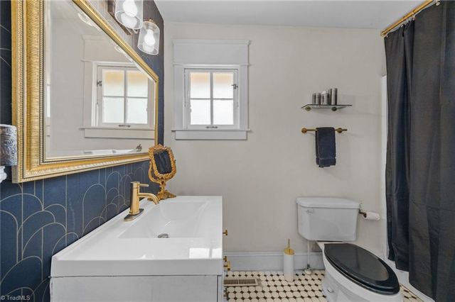 1224 W First Street, Winston-salem, NC 27101