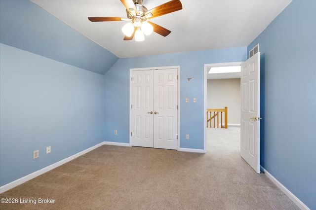 402 Trinity Hills Ln, Louisville, KY 40207