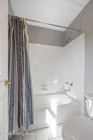 402 Trinity Hills Ln, Louisville, KY 40207