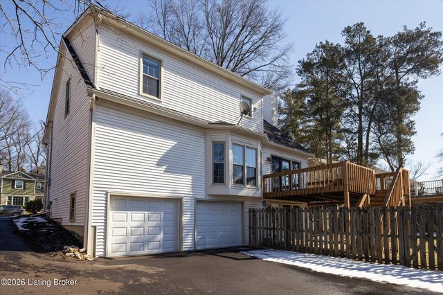 402 Trinity Hills Ln, Louisville, KY 40207