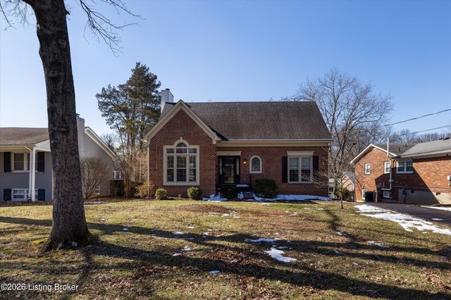 402 Trinity Hills Ln, Louisville, KY 40207