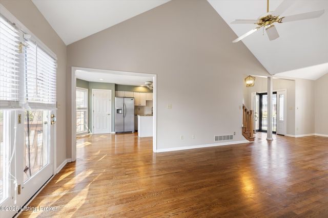 402 Trinity Hills Ln, Louisville, KY 40207