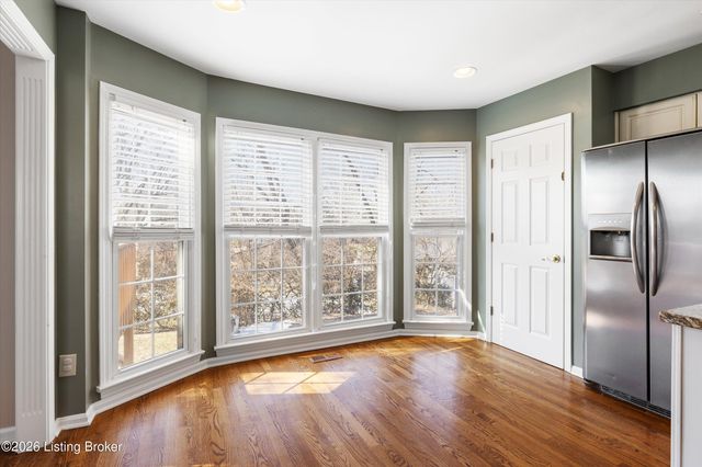 402 Trinity Hills Ln, Louisville, KY 40207