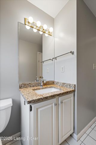 402 Trinity Hills Ln, Louisville, KY 40207