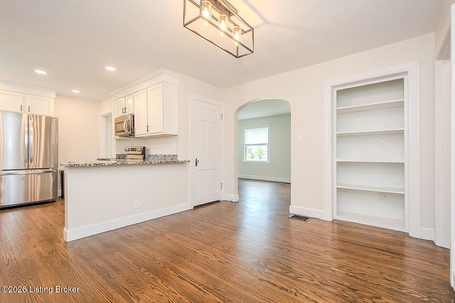 4214 Churchill Rd, Louisville, KY 40207