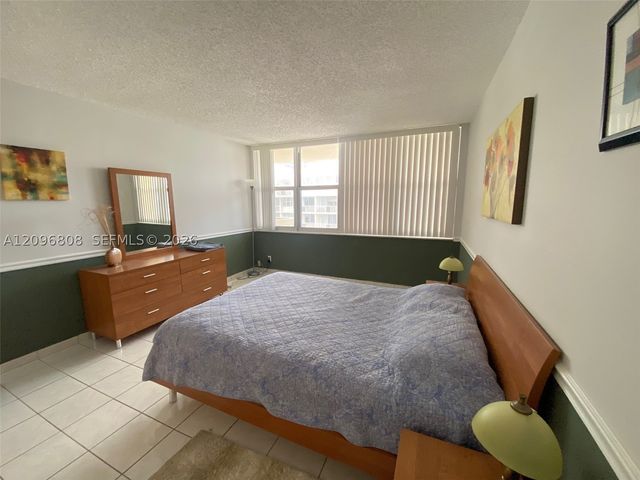 1825 S Ocean Dr 1004, Hallandale Beach, FL 33009