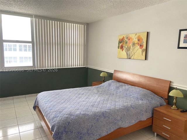 1825 S Ocean Dr 1004, Hallandale Beach, FL 33009