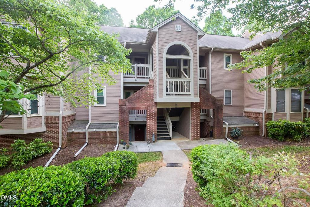 115 Abingdon Court 2b, Cary, NC 27513